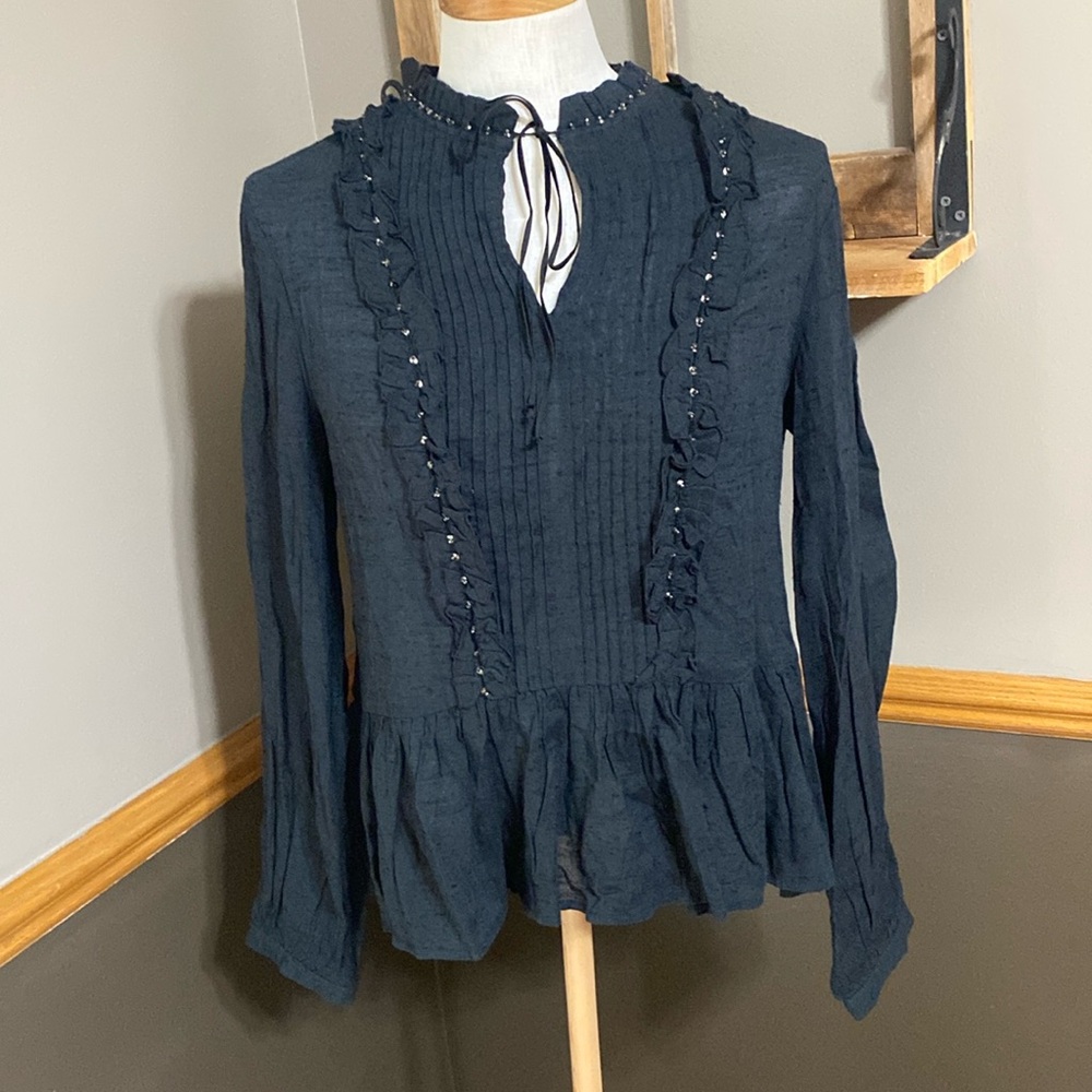 Velvet by Graham & Spencer black long sleeve ruffle blouse size medium
